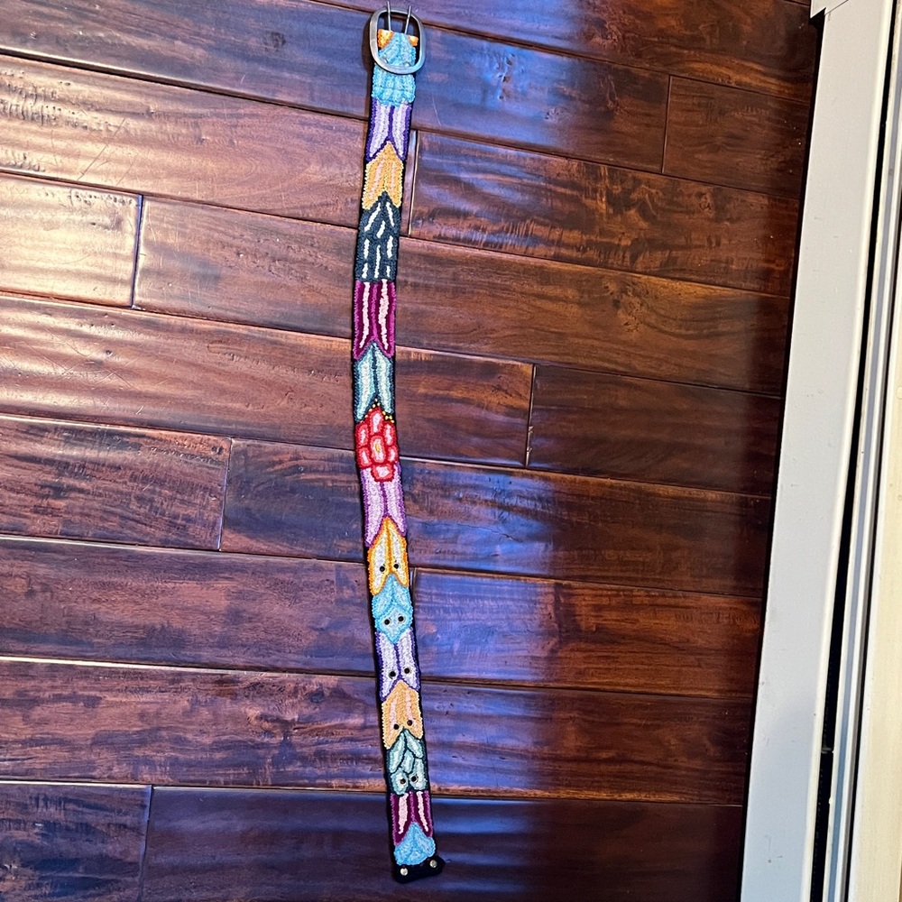 Colorful embroidered belt